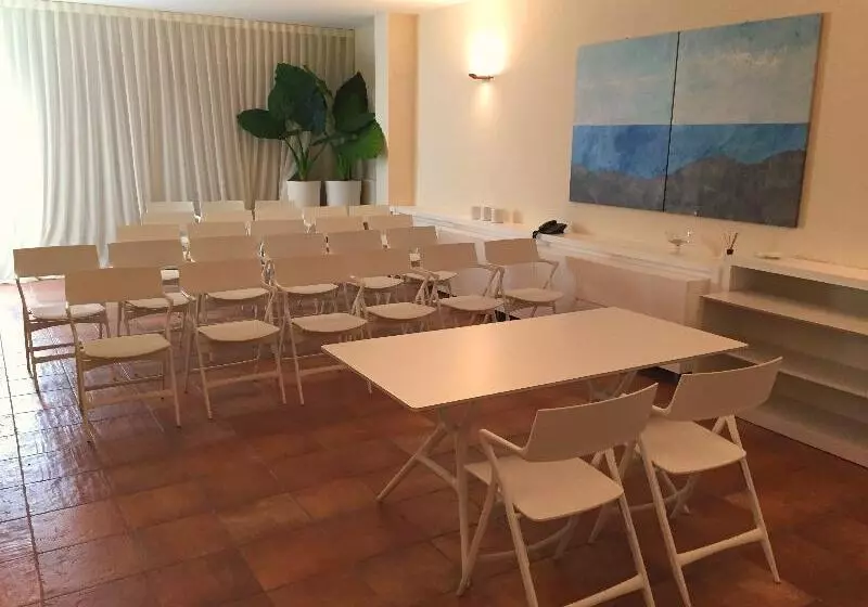 ホテル Donna Carmela Resort & Lodges