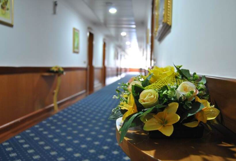 בית מלון כפרי Futura Centro Congressi