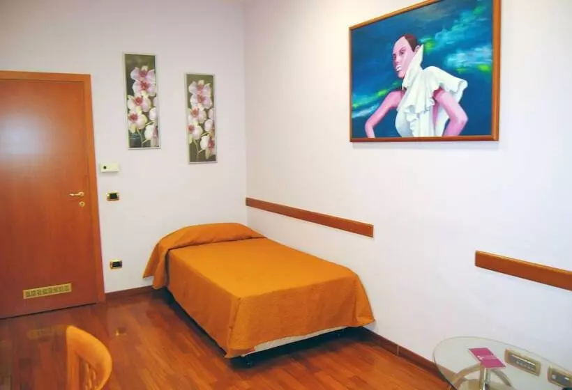 בית מלון כפרי Futura Centro Congressi