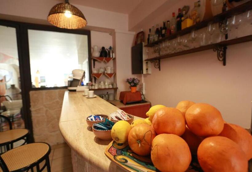 فندق Sikania Suite