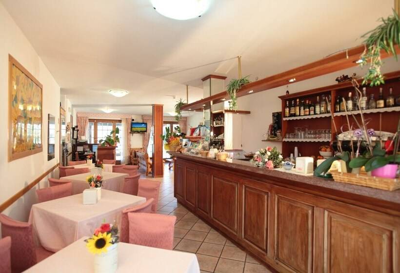 בית מלון כפרי Tris