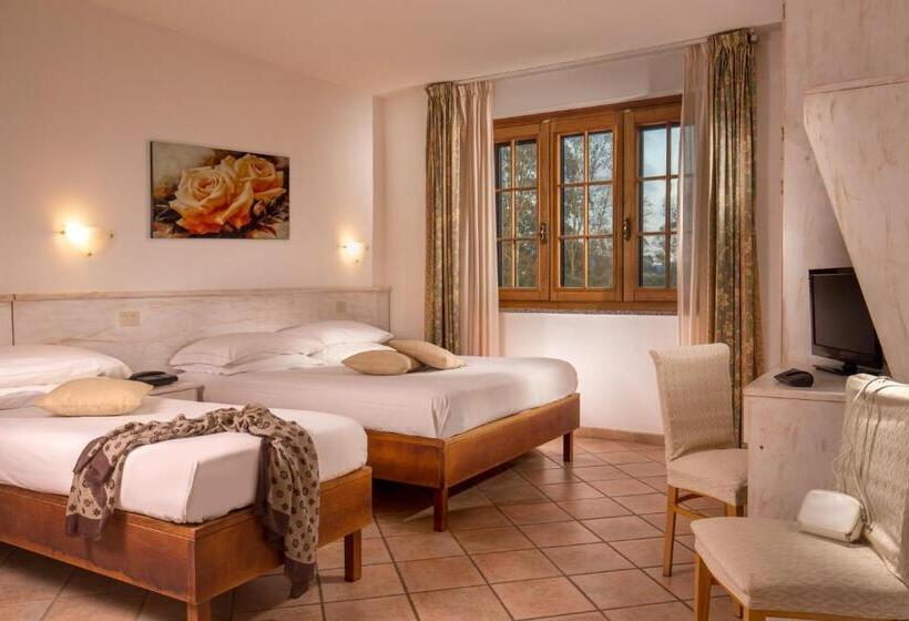 בית מלון כפרי Tris