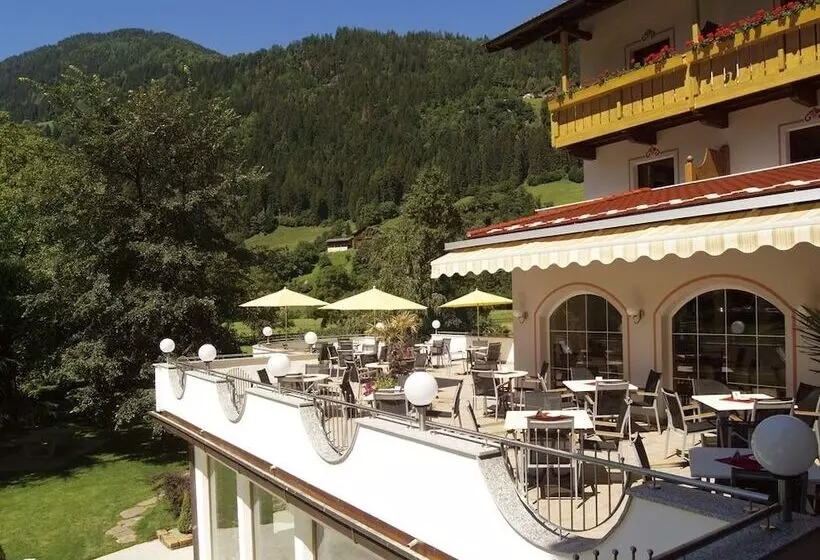 Отель Wiesenhof Gardenresort