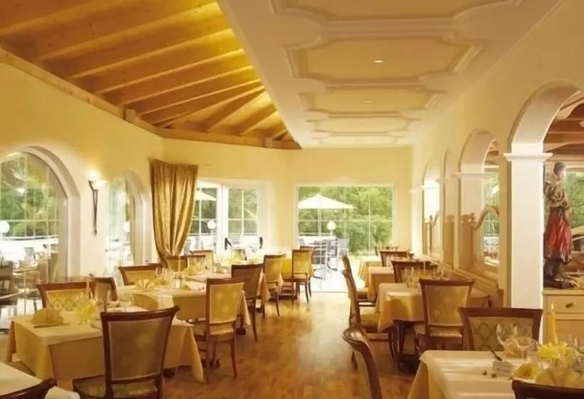 Отель Wiesenhof Gardenresort