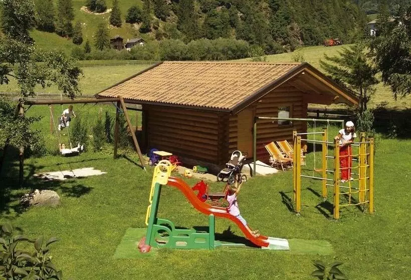 Отель Wiesenhof Gardenresort