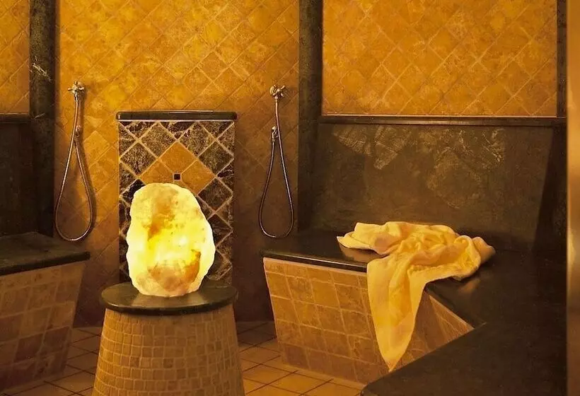 Отель Wiesenhof Gardenresort