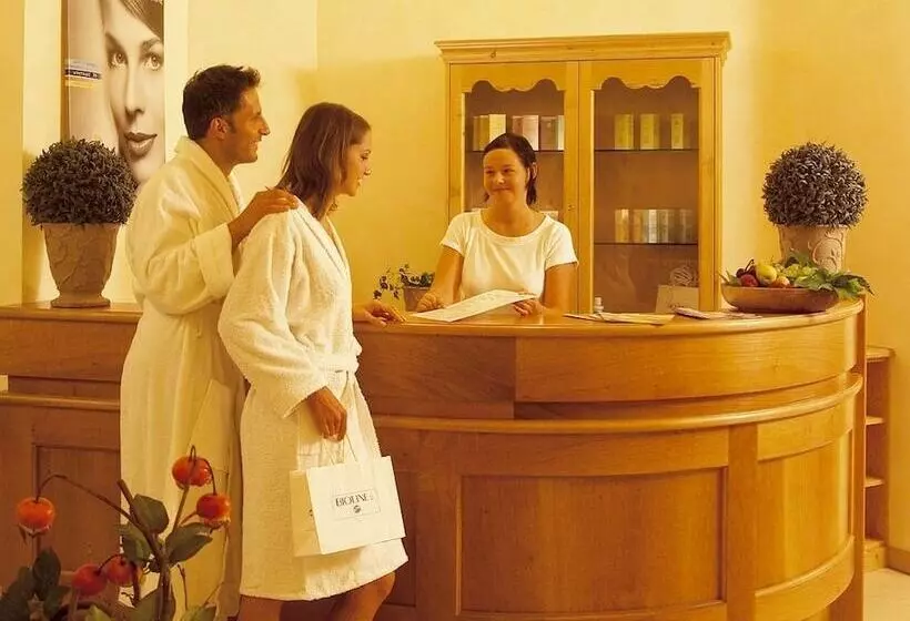 Отель Wiesenhof Gardenresort