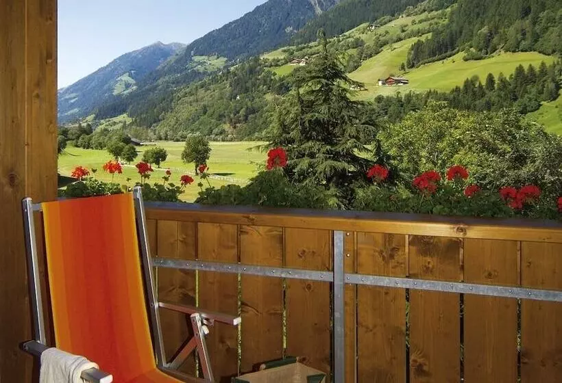 Отель Wiesenhof Gardenresort