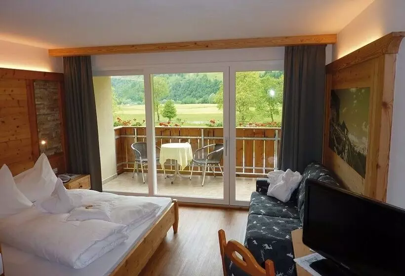 Отель Wiesenhof Gardenresort