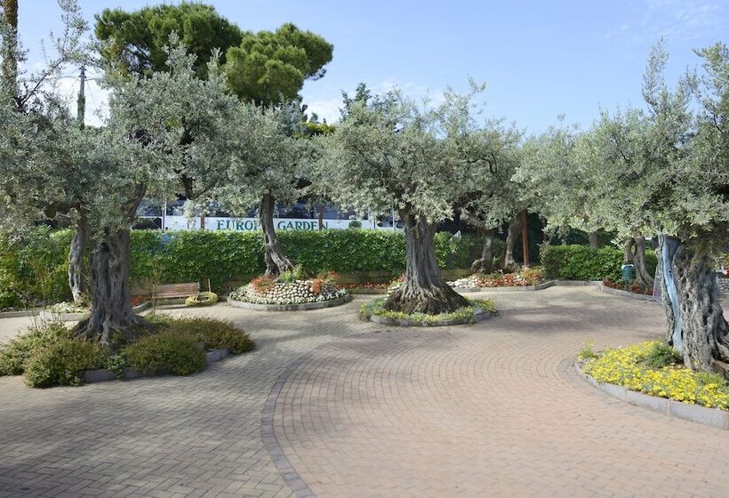 Ihr Europe Garden Village