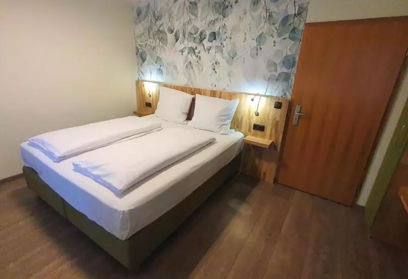 ペンション Der Höfener Garten