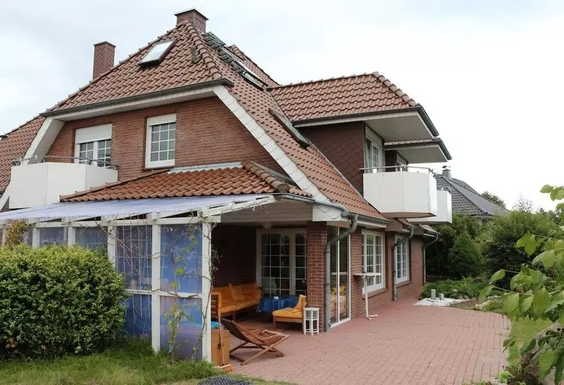 ベッドアンドブレックファースト Pension Blumen Villa