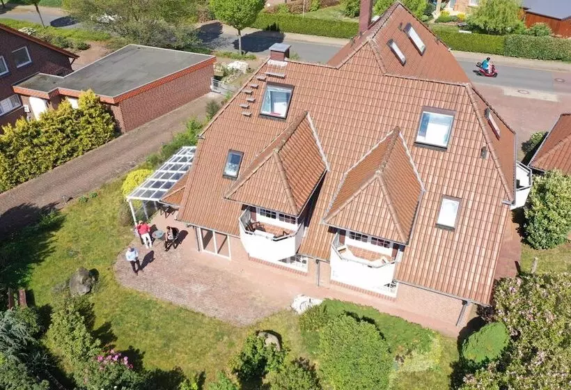 ベッドアンドブレックファースト Pension Blumen Villa