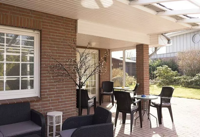 ベッドアンドブレックファースト Pension Blumen Villa