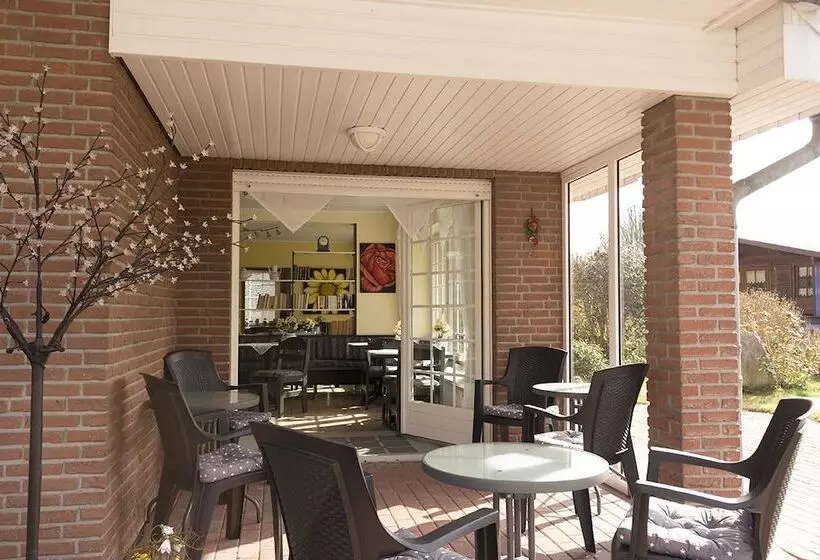 ベッドアンドブレックファースト Pension Blumen Villa