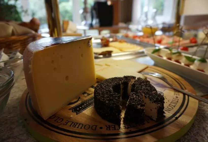 Отель Engelberg 24h Check In