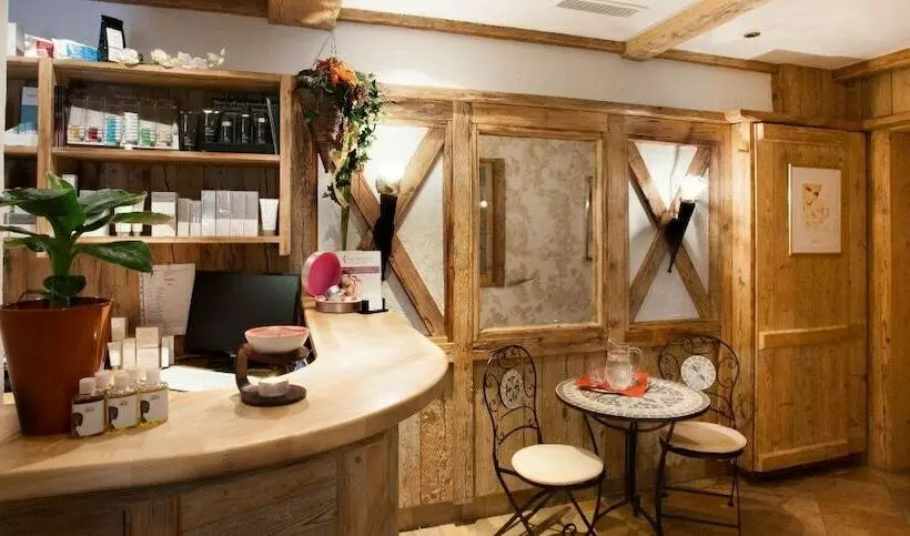 فندق Feuriger Tatzlwurm