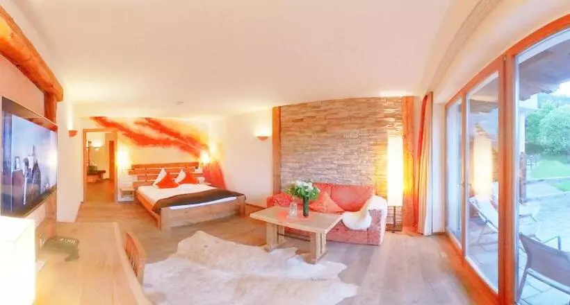 فندق Feuriger Tatzlwurm