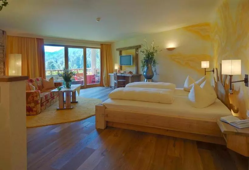 فندق Feuriger Tatzlwurm