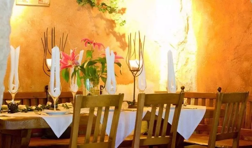 فندق Feuriger Tatzlwurm