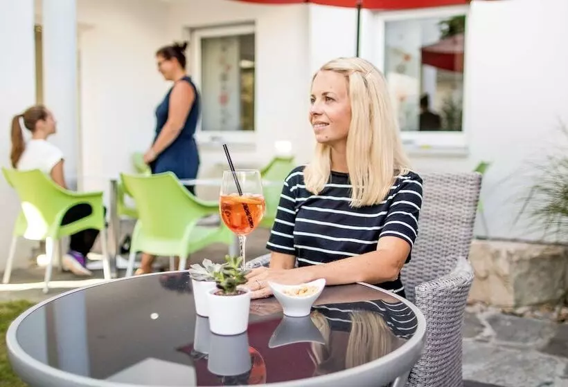 هتل Go2bed Weil Am Rhein   Basel