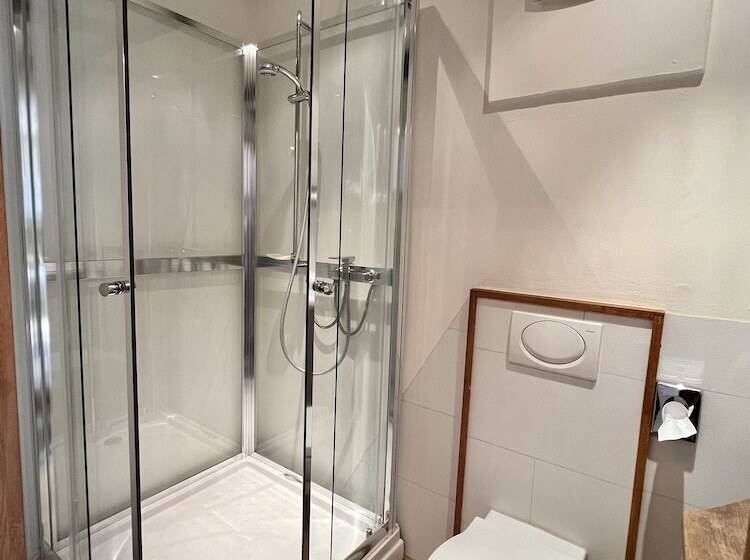 בית מלון כפרי Pemü