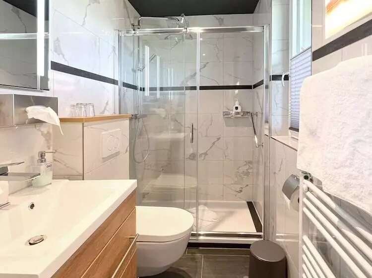 Отель Schlossblick Chiemsee