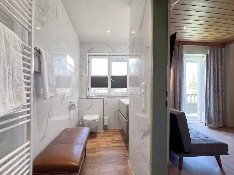 Отель Schlossblick Chiemsee