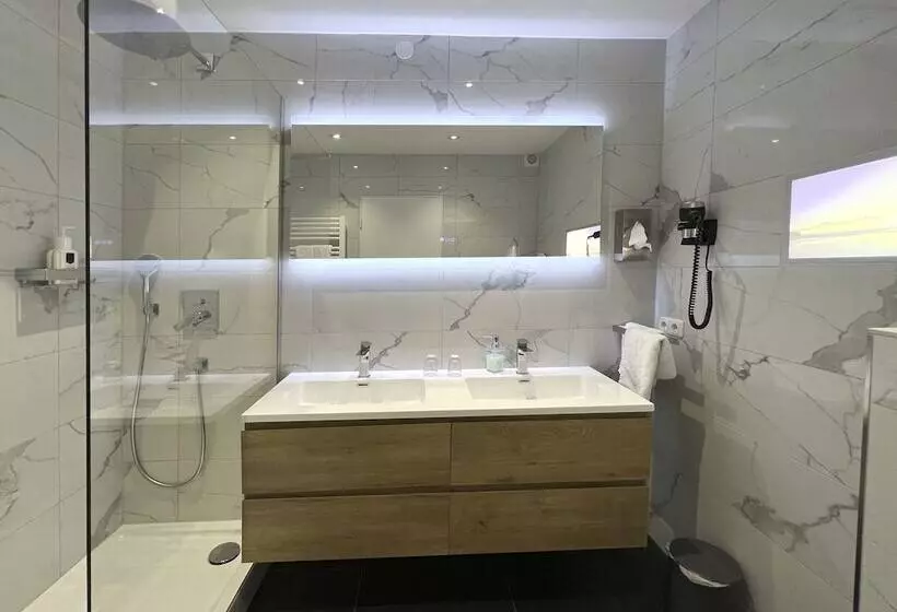 Отель Schlossblick Chiemsee