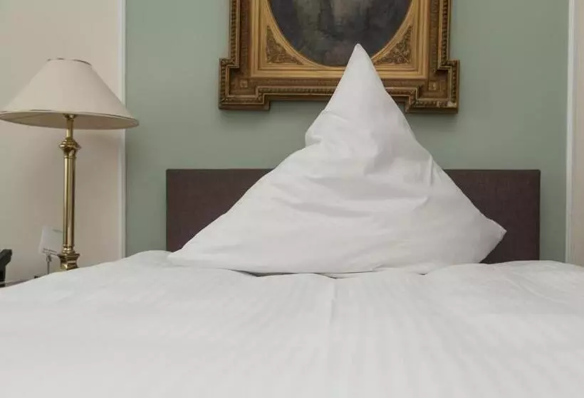 בית מלון כפרי Zum Alten Brunnen