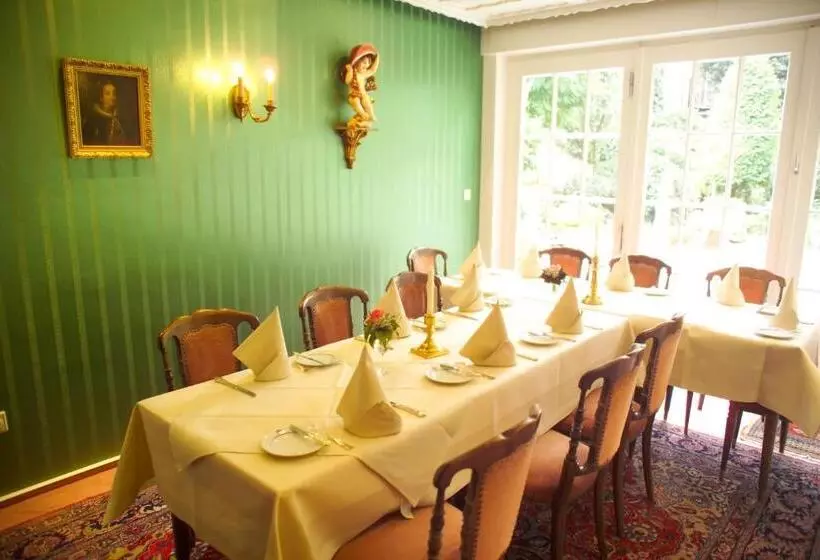 בית מלון כפרי Zum Alten Brunnen