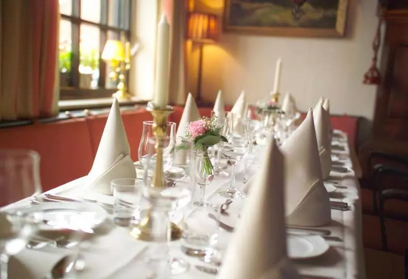 בית מלון כפרי Zum Alten Brunnen