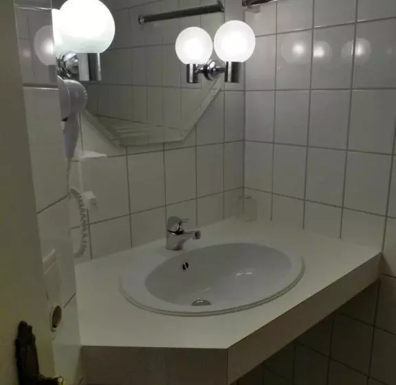 Отель Zur Post Dabringhausen Contactless Self Check In