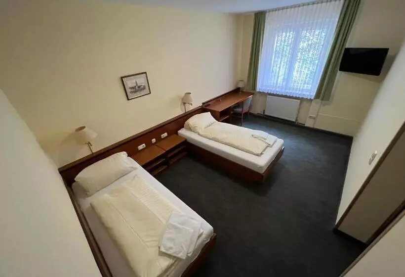 Пансион Gasthof Postbräu Dingolfing