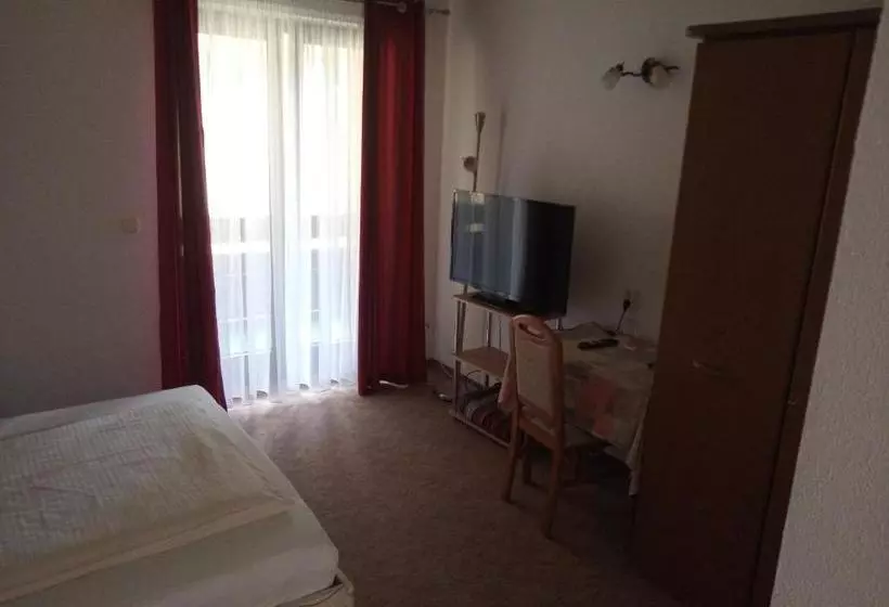 住宿加早餐  Pension Haus Inge