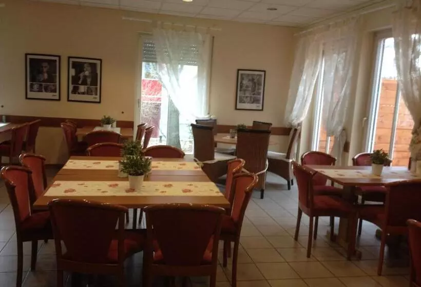 בית מלון כפרי Am Bergl