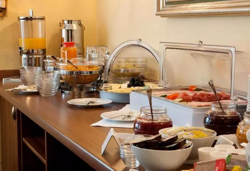 Отель City Garni