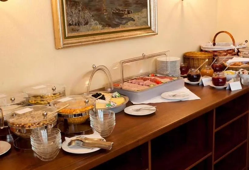 Отель City Garni