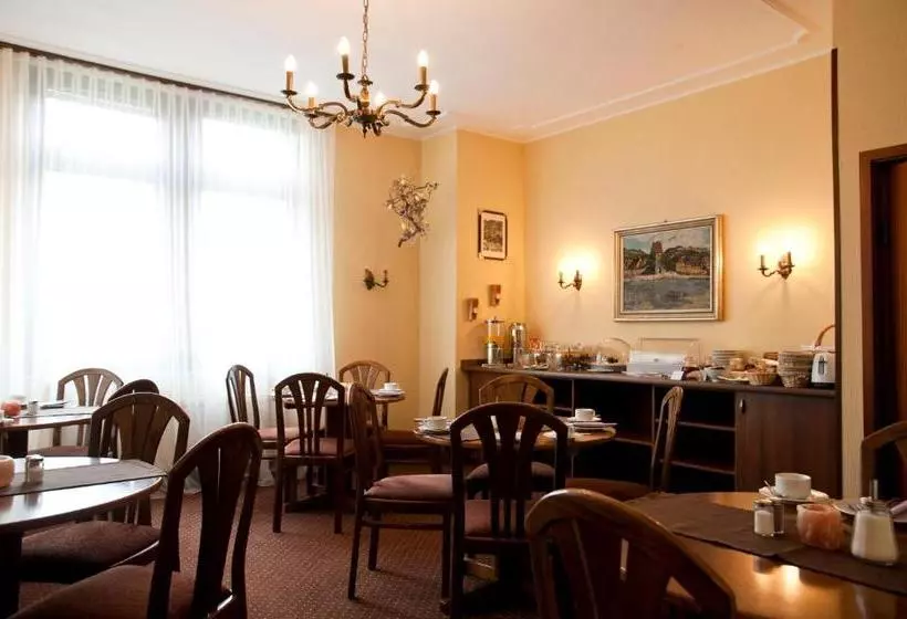 Отель City Garni