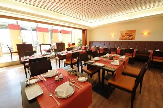 Отель Continental