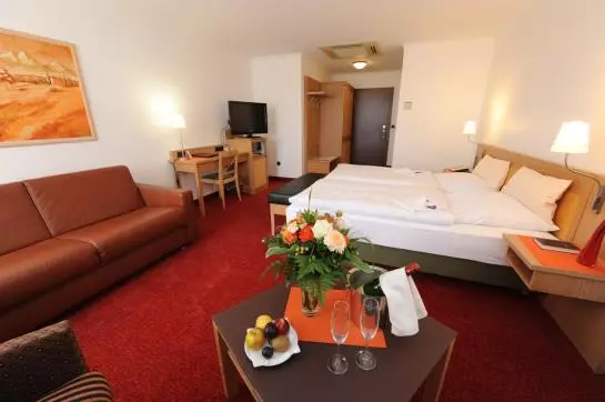 Отель Continental