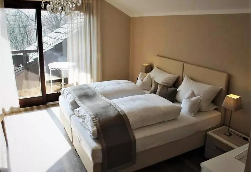 فندق Garni Bellevue