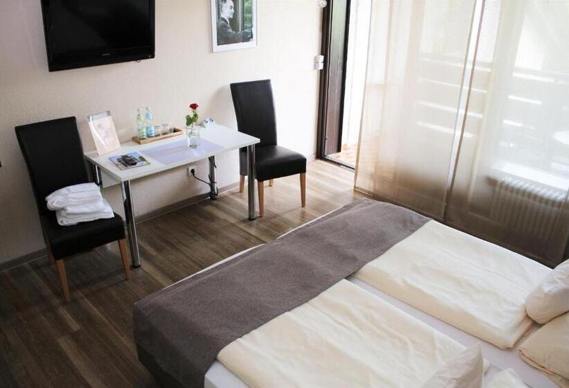 فندق Garni Bellevue