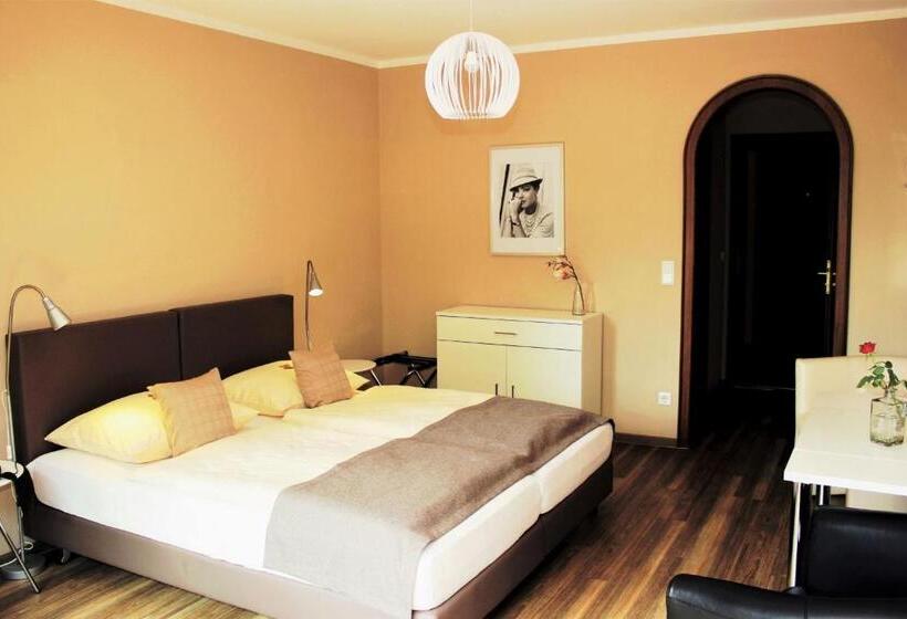 فندق Garni Bellevue