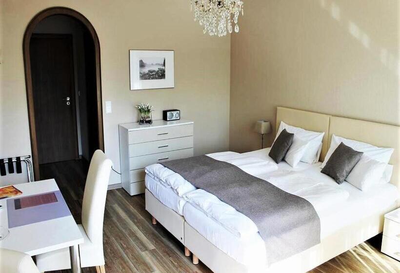 فندق Garni Bellevue