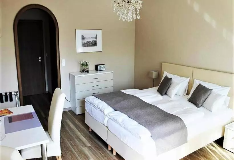 فندق Garni Bellevue