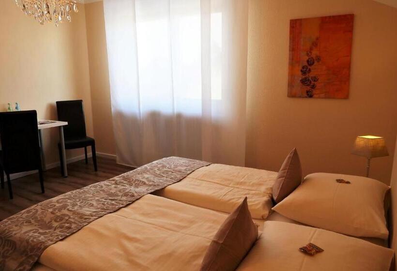 فندق Garni Bellevue