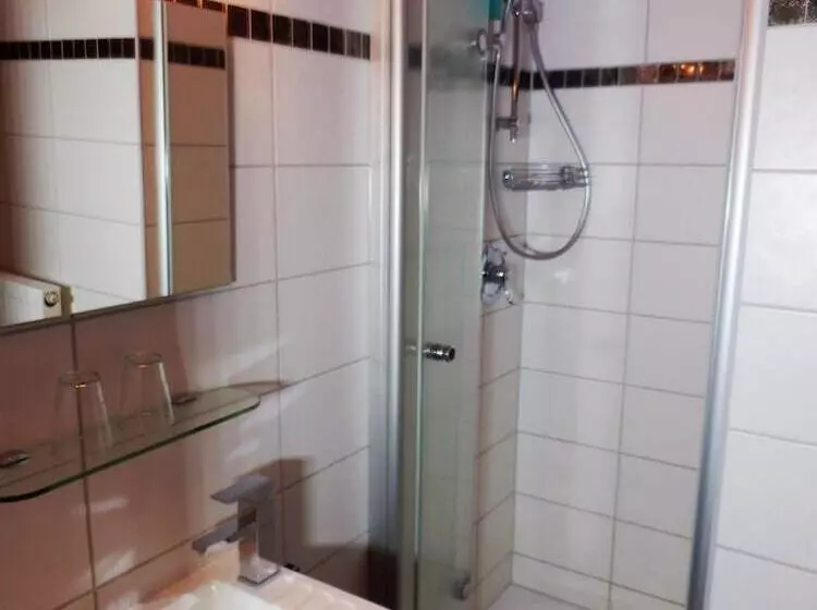 Отель Leonhardihof