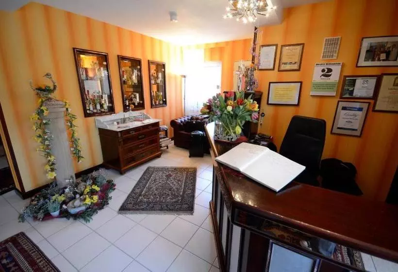 ホテル Weingarten