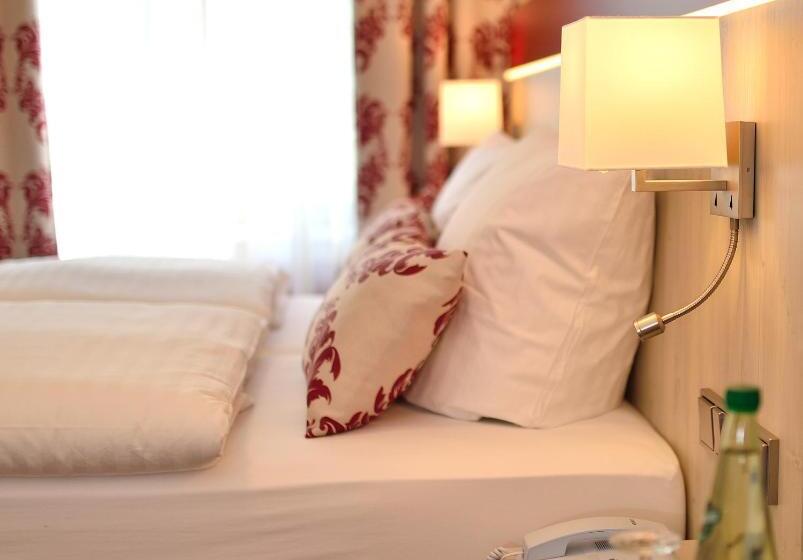 فندق Zur Alten Schmiede